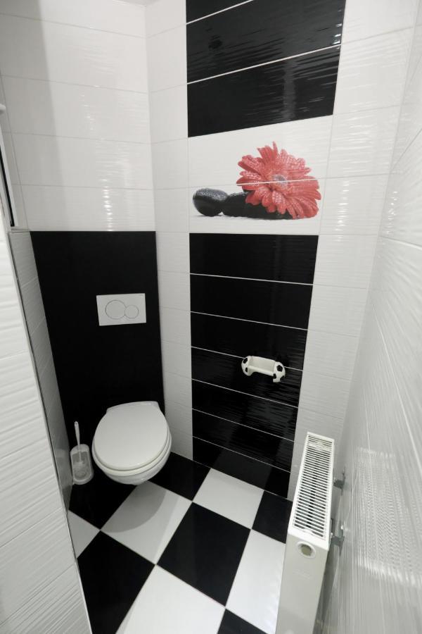 Lux Apartments Prestige Wina Bagian luar foto